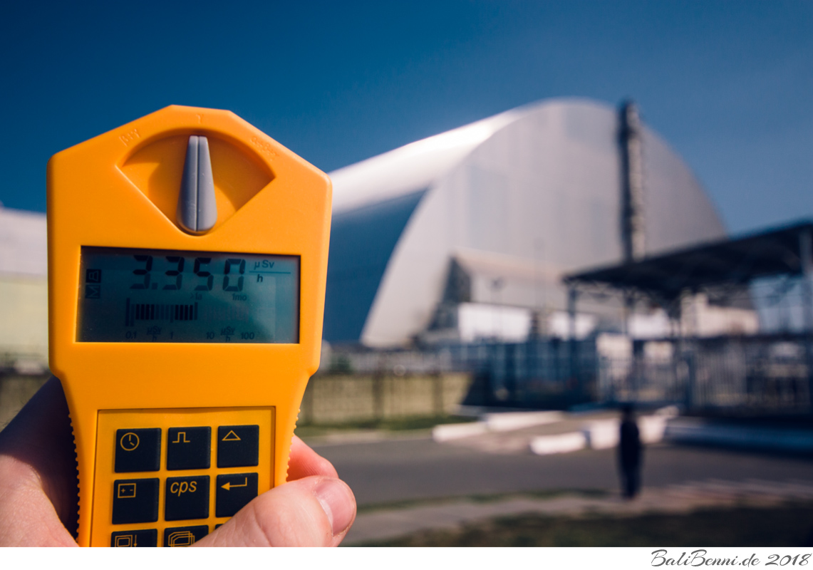 Strahlung direkt am Block 4 des Kernkraftwerkes Chernobyl, 3,350 µSv/h